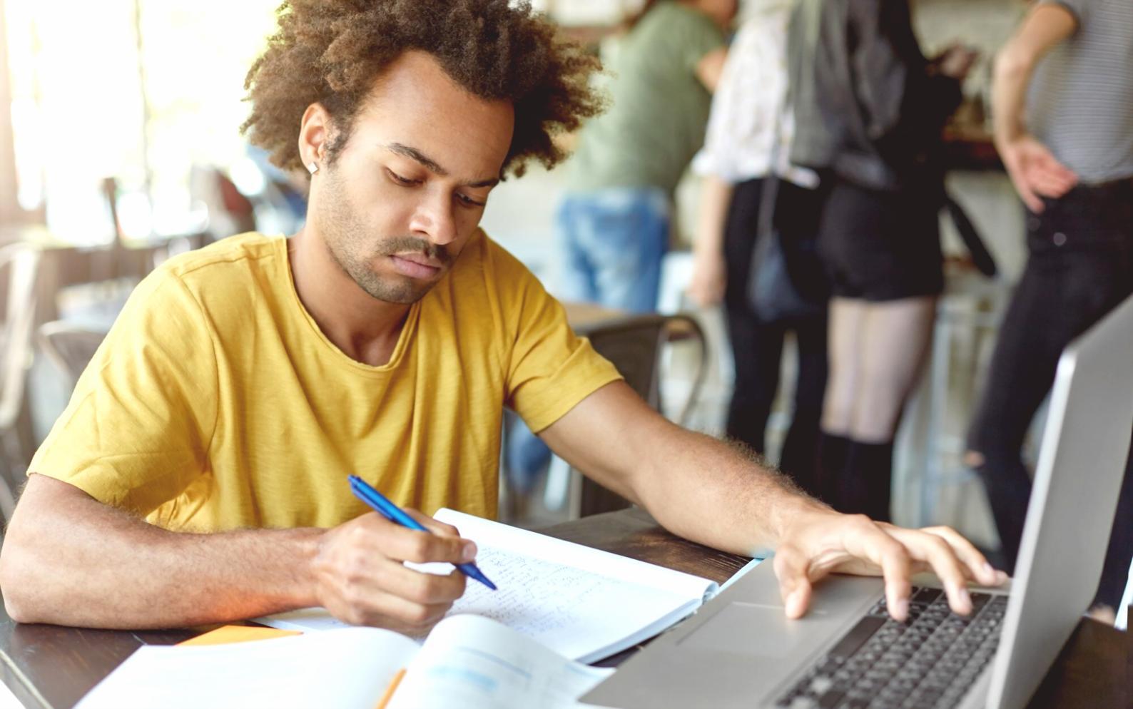 Analyse comparative des programmes de formation financière